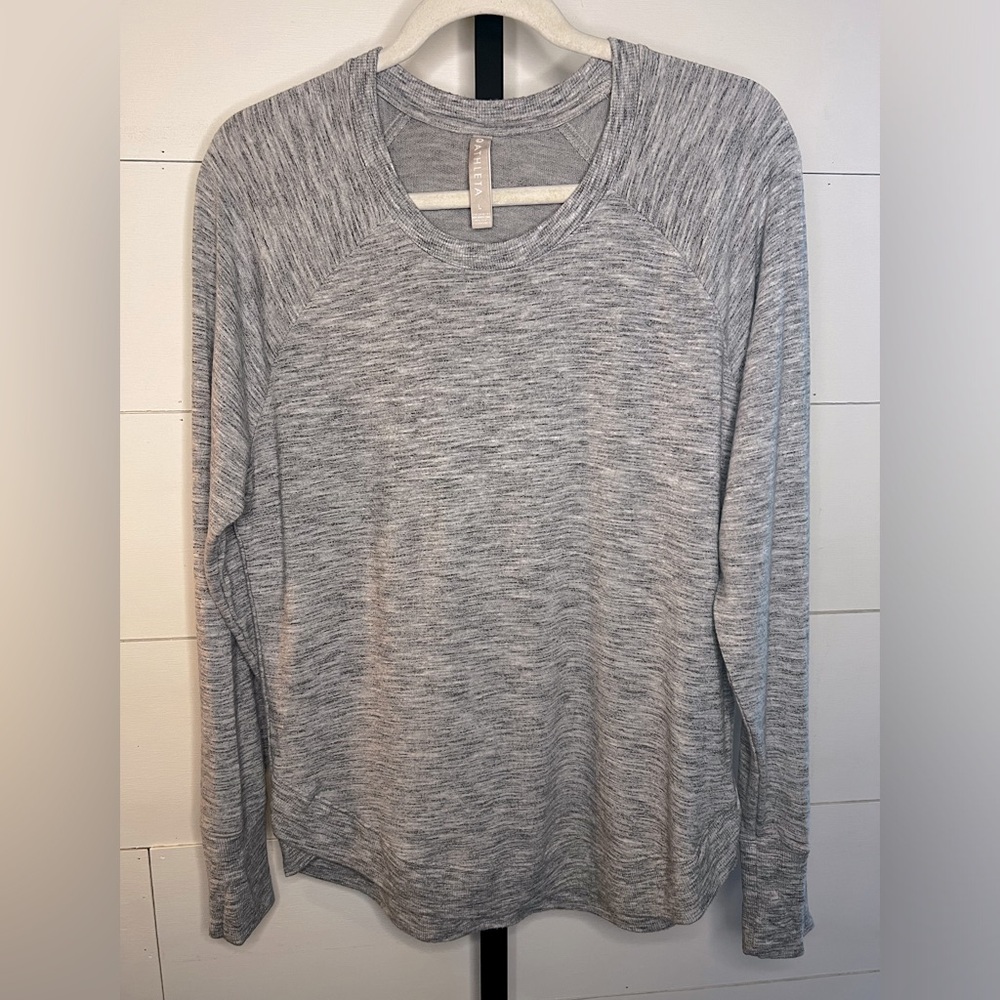 Athleta Long Sleeved Lightweight Top Women’s Size Large